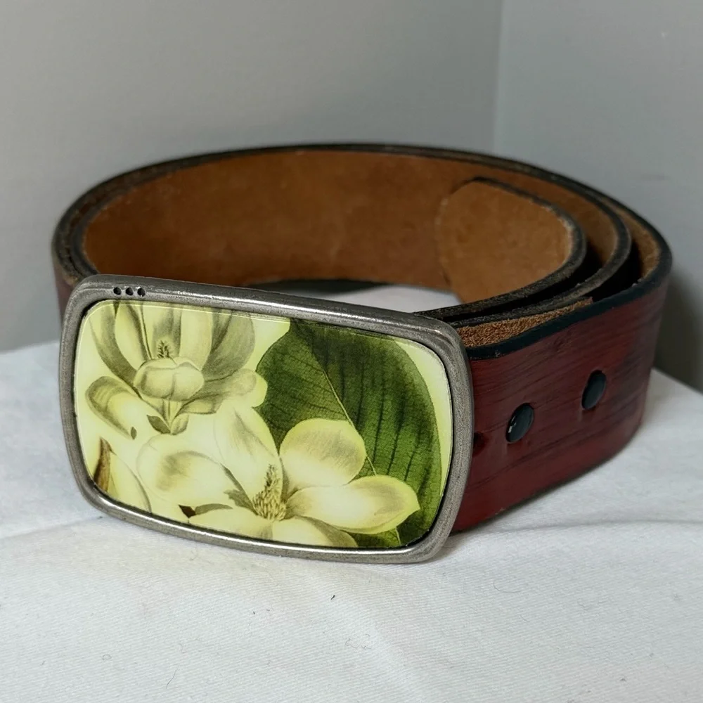 Made in USA Size 32 Genuine Saddle Leather Western Cowboy Belt with Belt Buckle